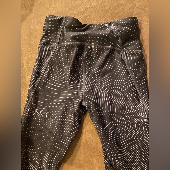 Women’s Small Under Armour running leggings - Picture 4 of 5
